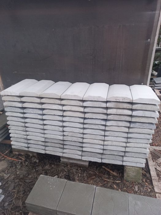 Capace de gard coame palarii borduri rigole dale pavaj piatra decorati