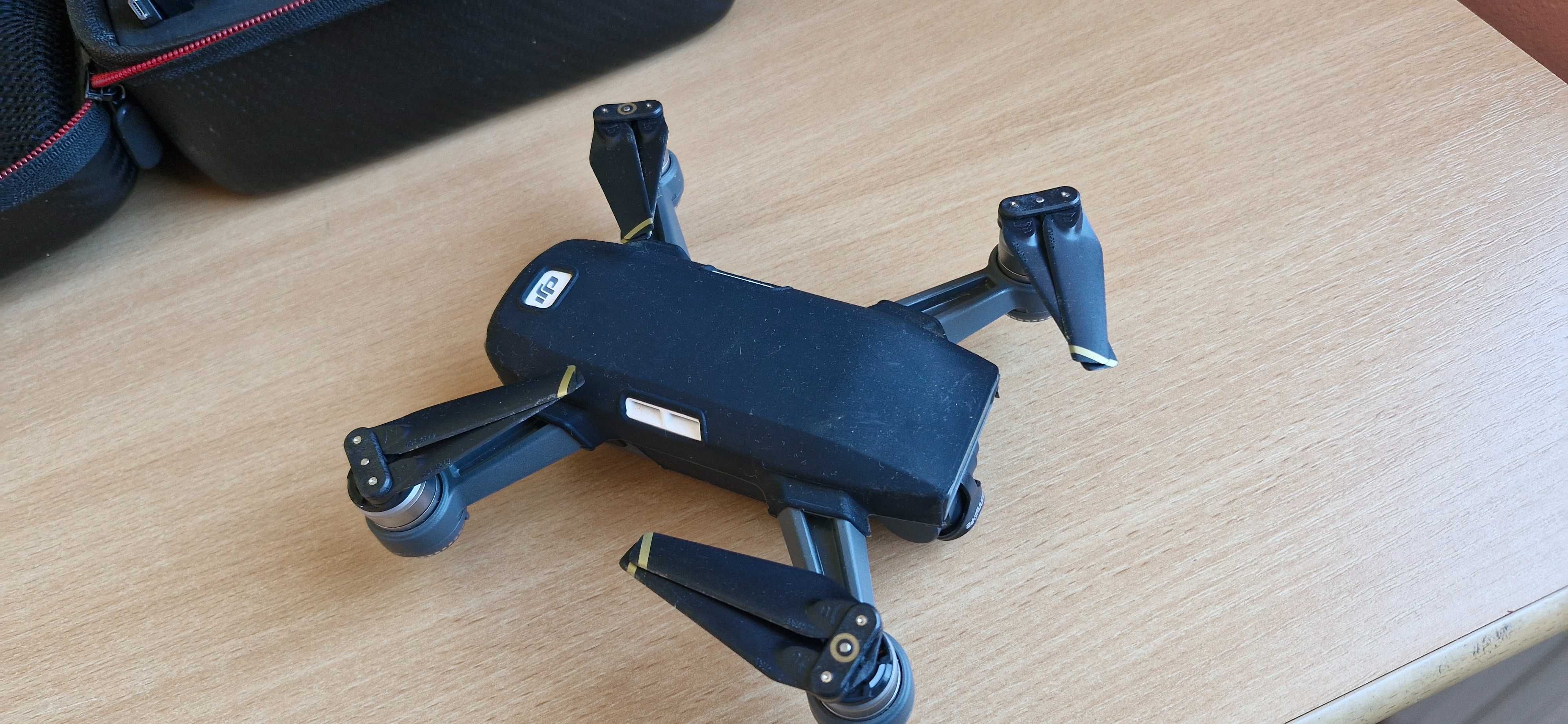Dronă dji spark impecabila acccesorii incluse