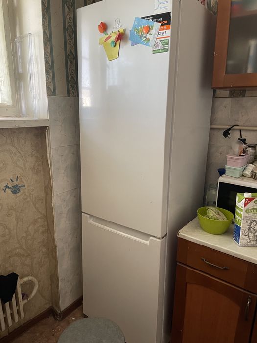 Продам б/у холодильник