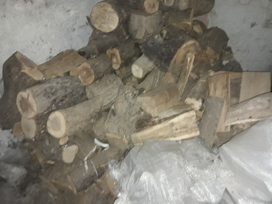 Дърва за огрев .