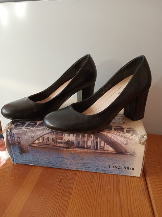 Продам новые и б/у женскую обувь 37-40 размеры