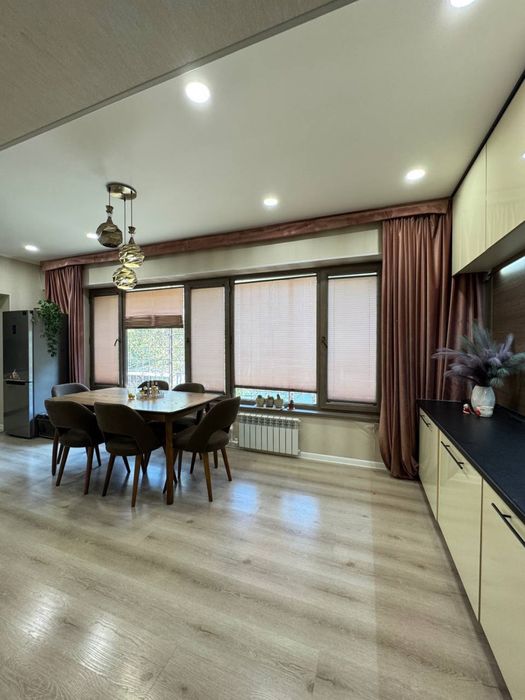 ПРОДАЕТСЯ 2в3/2/5 на: Садык Азимова улица  Мирабадский район