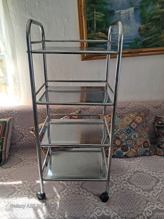 Столик (Памошник)для массажа,для парикмахерской