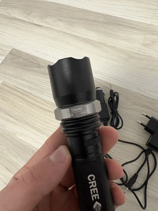 Фенер Cree Police