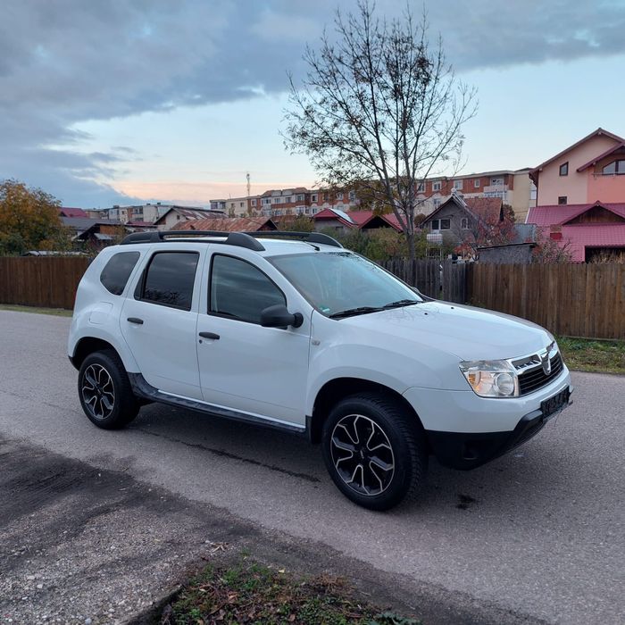 Vând Dacia Duster