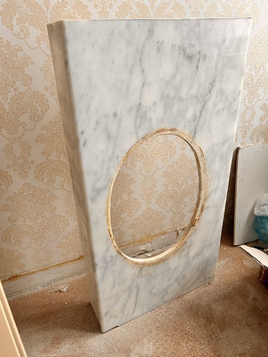 Натуральный мрамор, столешница из под раковины