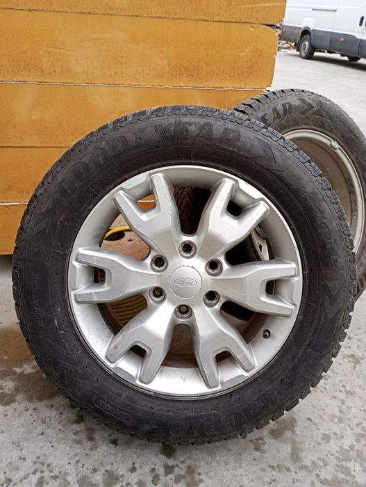 Гуми с джанти 255 60 R18