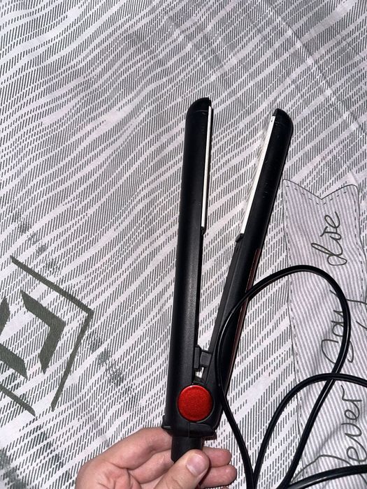 Выпрямитель/утюжок для волос