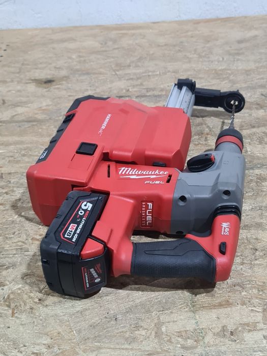 Rotopercutor SDS Plus cu aspirator de praf Milwaukee M18 CHX