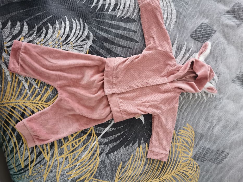 Продавам комплект за момиче