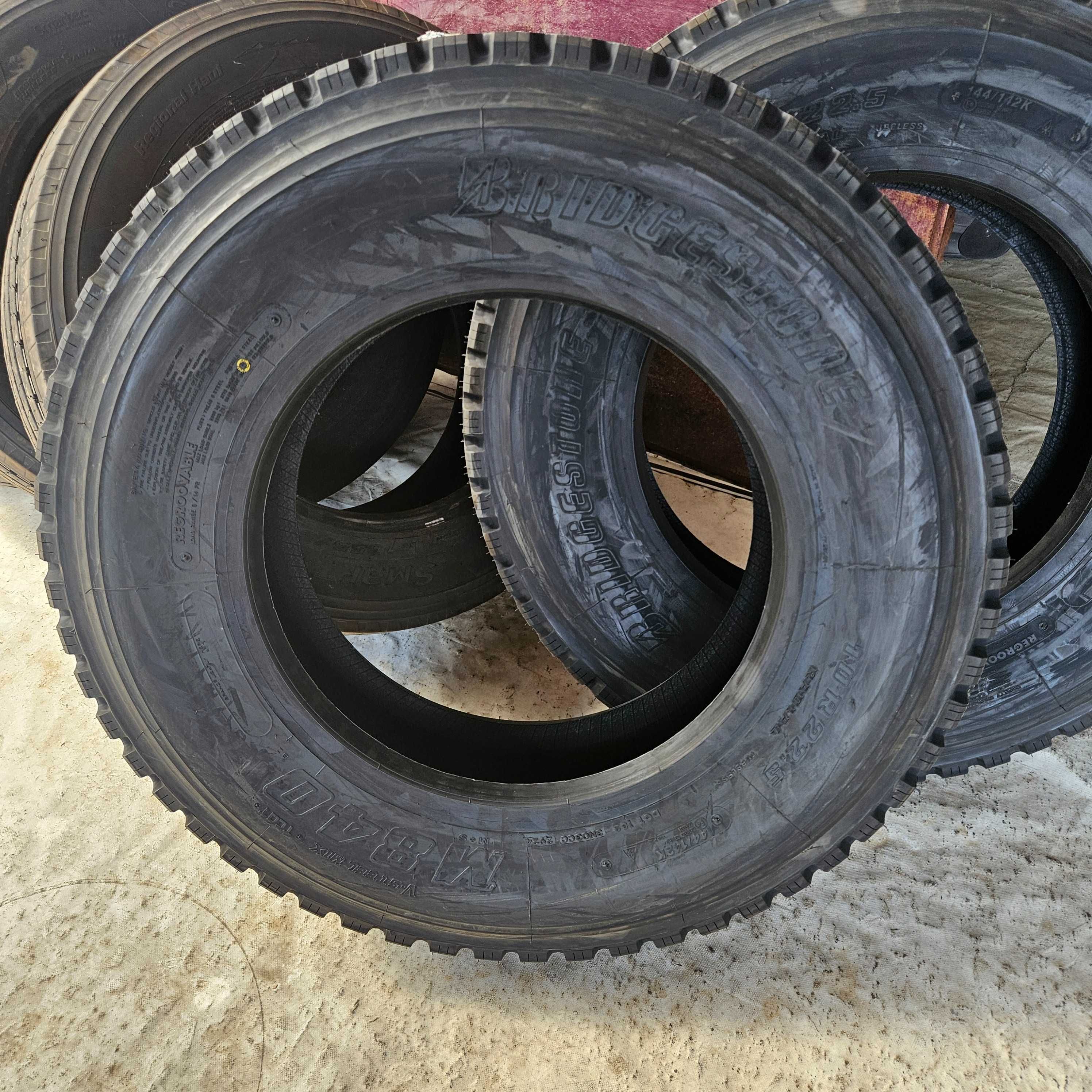 2 Нови тежкотоварни гуми 10R22.5 Bridgestone M840 144/142K M+S 3PMFS