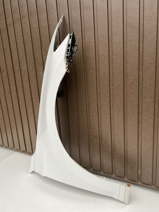 Aripa dr fata vw Passat B8 cod culoare LC9A cu suporiti si bandou 2015