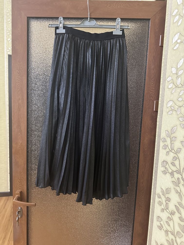 Юбка плиссе с блеском от H&M