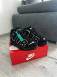 Adidași Nike Uptempo