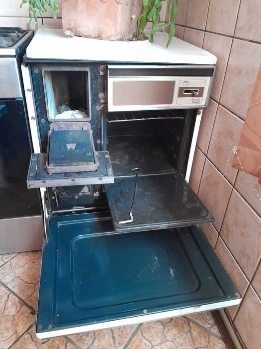 Soba pe lemne cu plita si cuptor