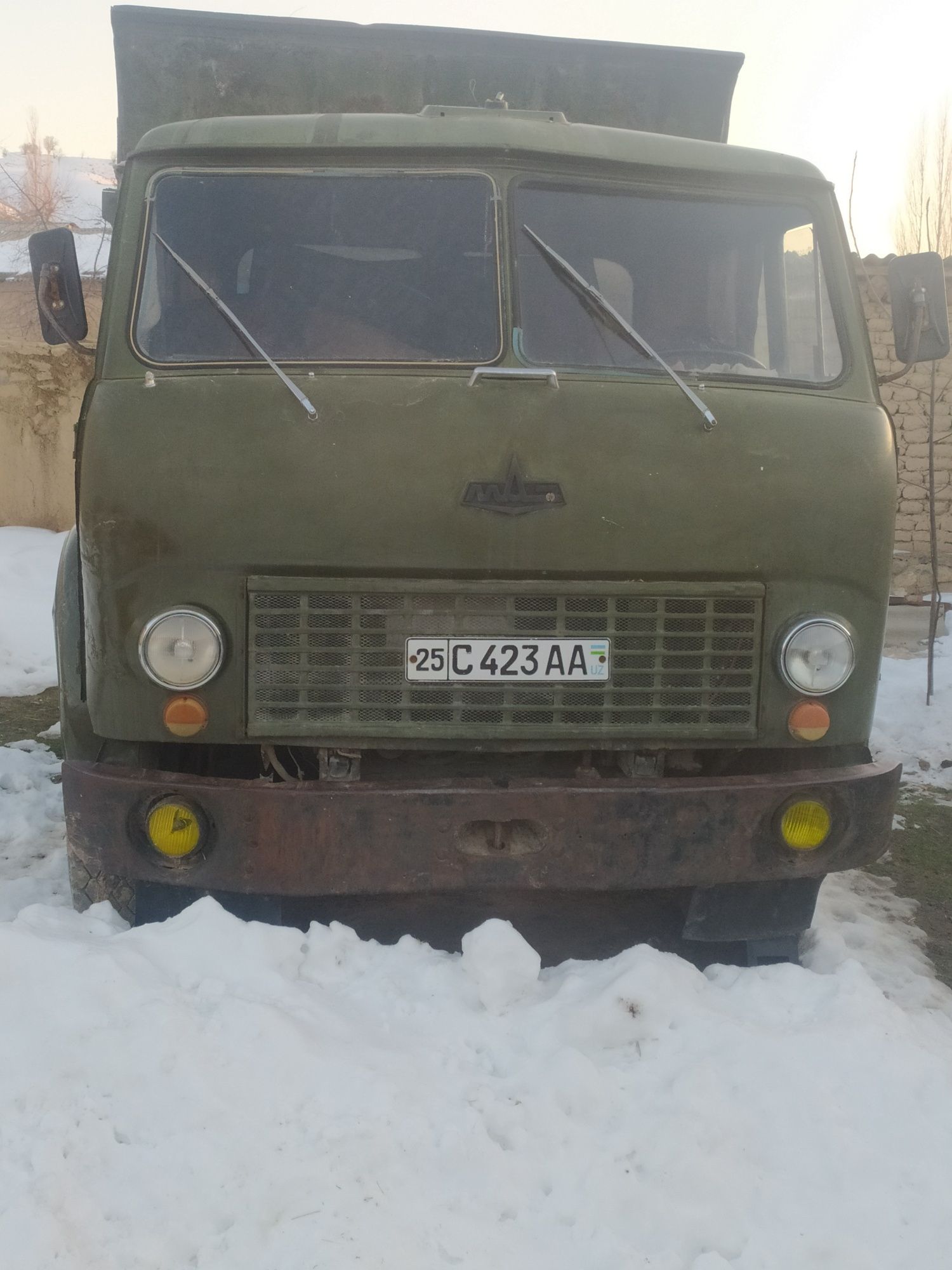 MAZ avtomobili sotiladi