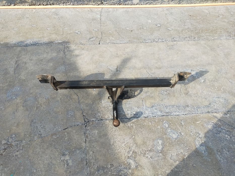 Фаркоп на Мазду.