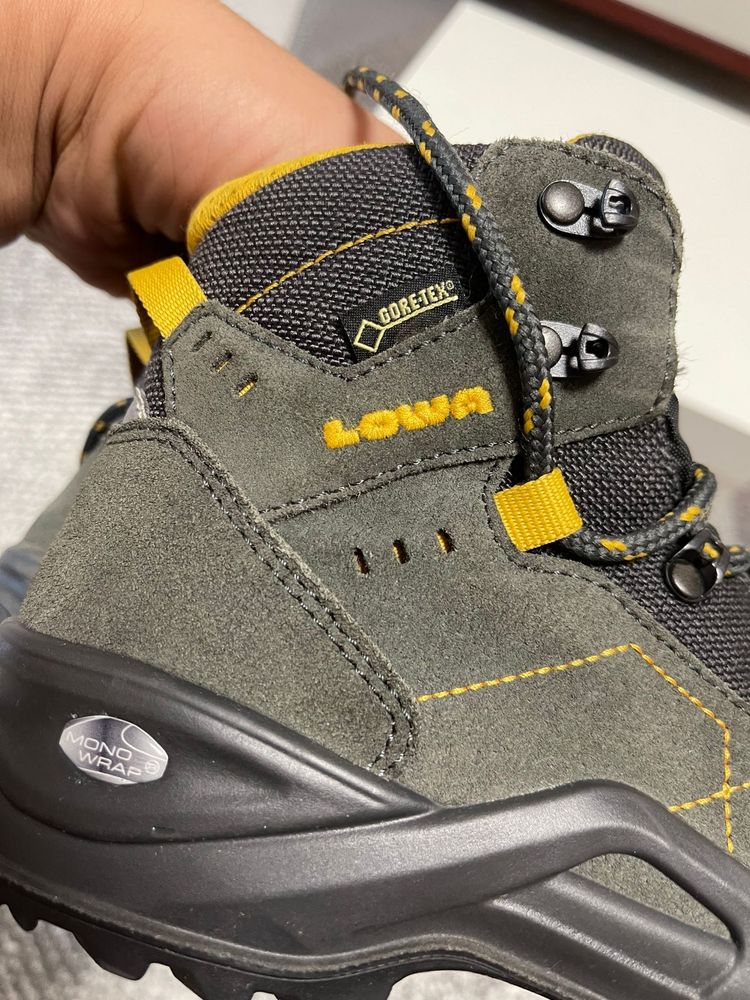 Ghete Lowa goretex nr 34