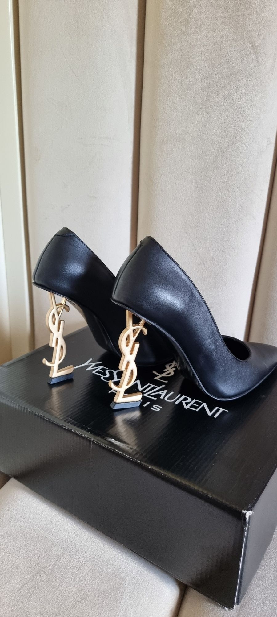 Pantofi yves saint laurent