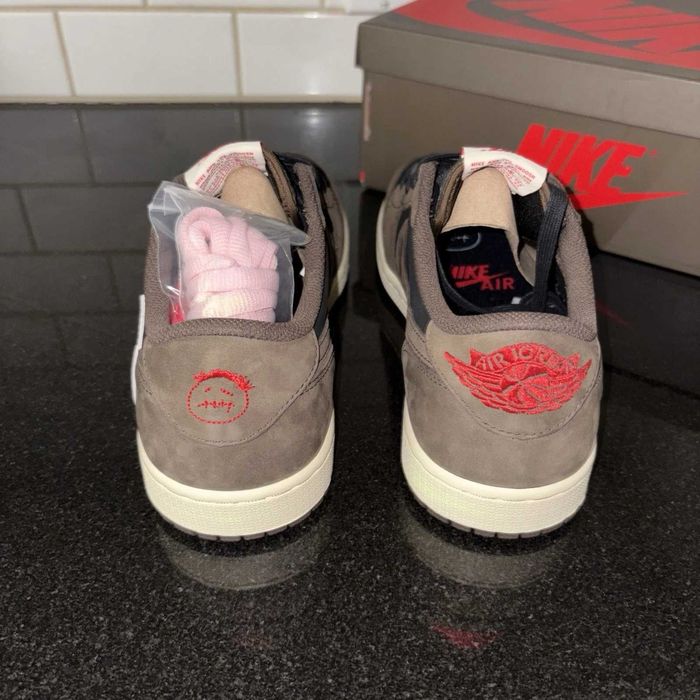 Adidasi Nike Air Jordan 1 Retro Travis Scott Dark Mocha Low