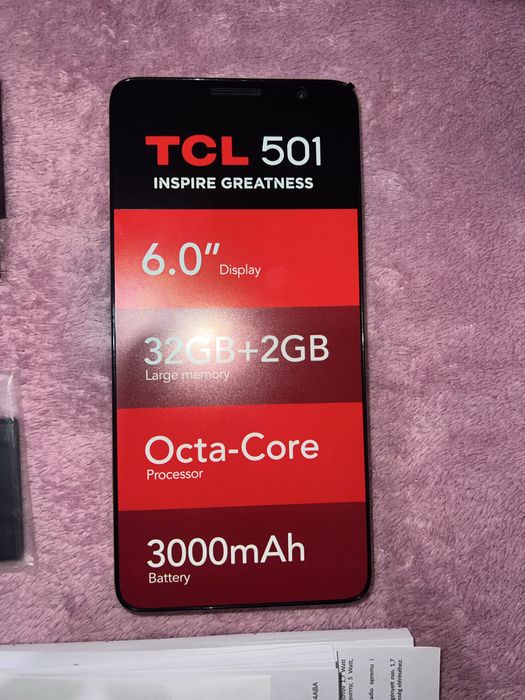 Vând telefon nou TCL 501