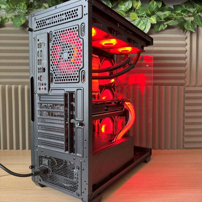 ЛИЗИНГ! Геймърски Компютър/ Ryzen 7 5700X3D/ RX 6800 XT/ 32GB/ 1TB SSD