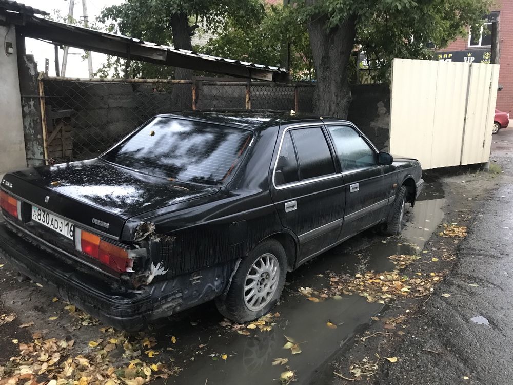 Продам автомобиль Mazda 929