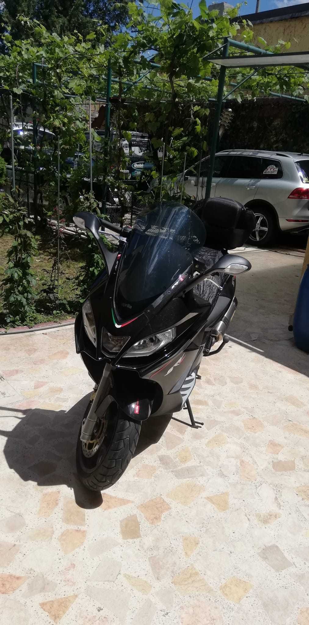 Scuter Aprilia SRV 850