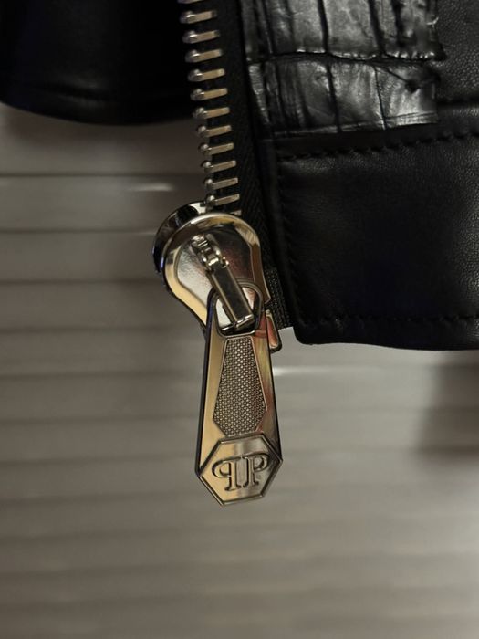 Продавам кожено яке Philipp Plein croco jacket