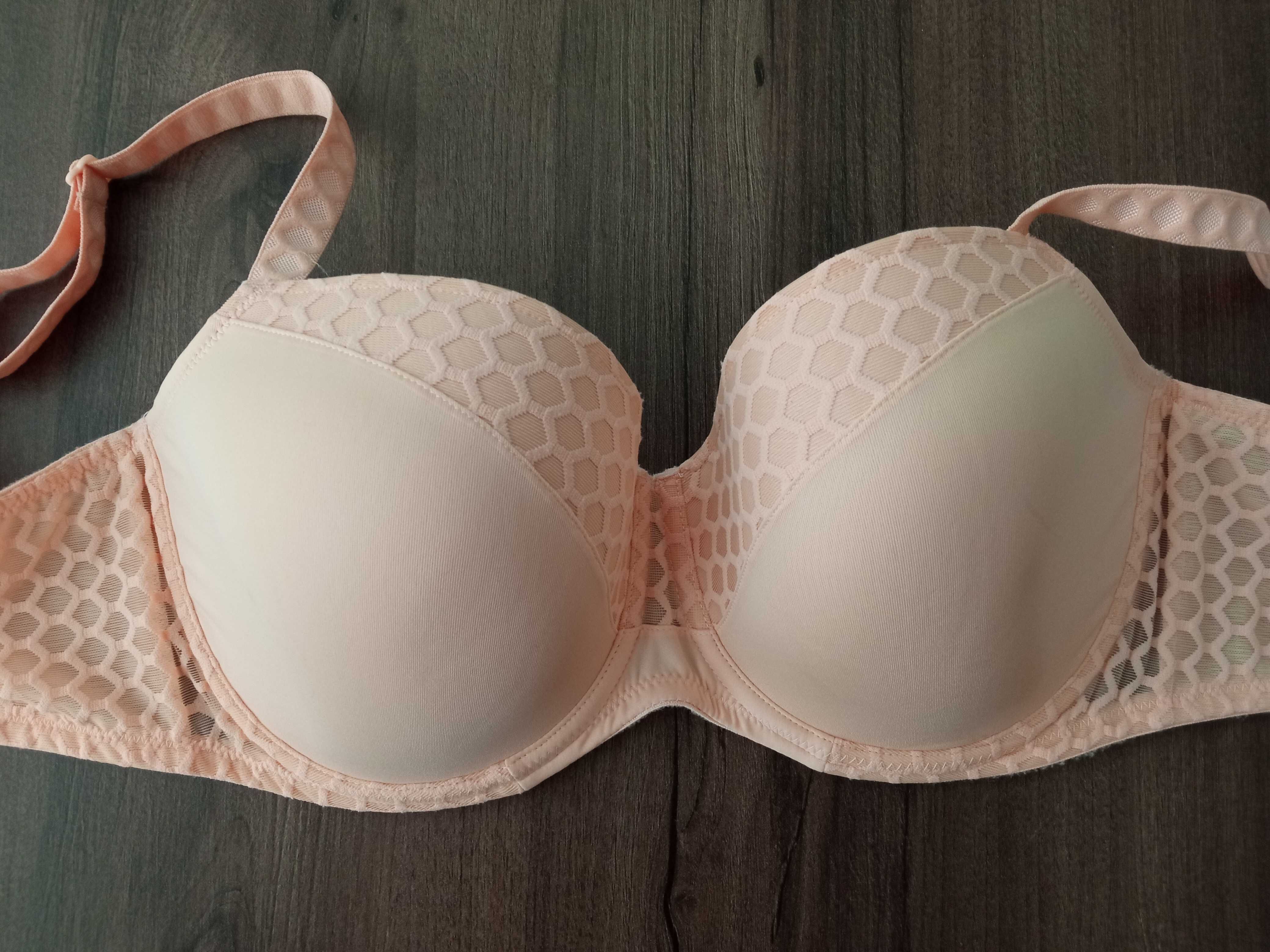 PRIMA DONNA TWIST сутиен с формована чашка  EU 65F, UK 30F, FR 80F