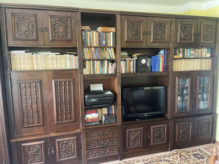 Mobila sufragerie/biblioteca , cu dulap de haine