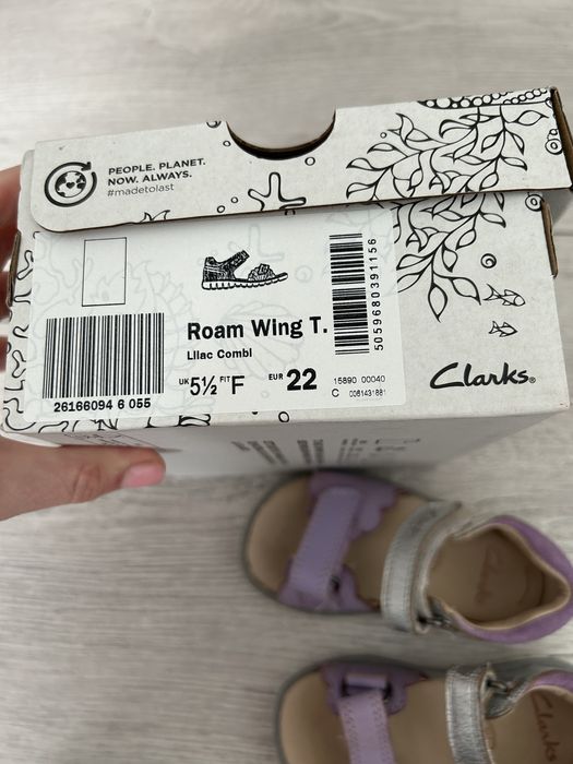 Sandale Clarks pt fetite marimea 22