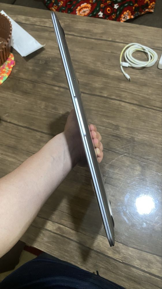 Macbook Air M1, 8/256 Gb, 13,3 inch