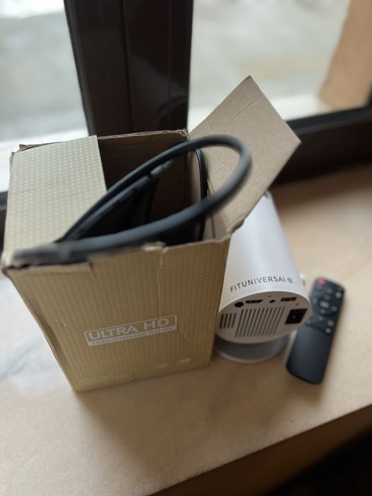 Proiector Video Fituniversal P30Pro 10.000 de lumeni