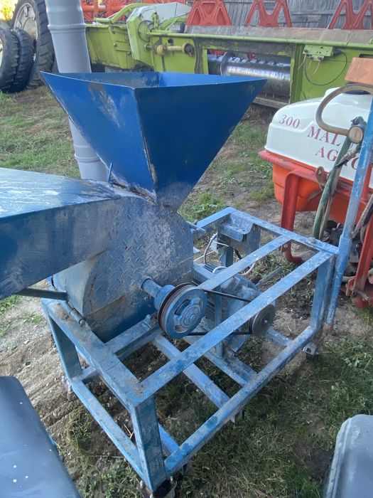 Vând moară cu ciocanele