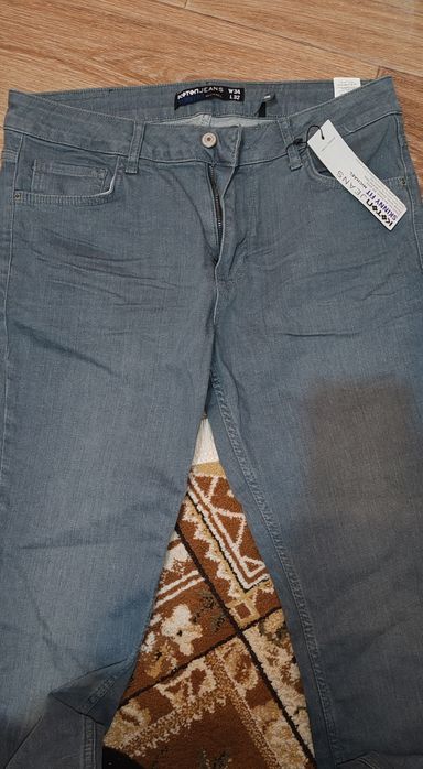 Продам мужские джинсы