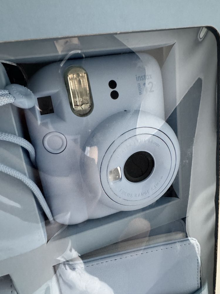 Продам instax mini 12