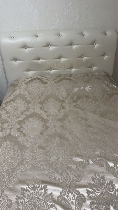 Продам кровать 140 на 200