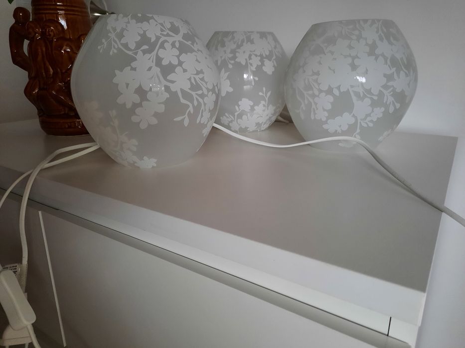 Vand set 3 veioze noi, nefolosite, din sticla, model deosebit