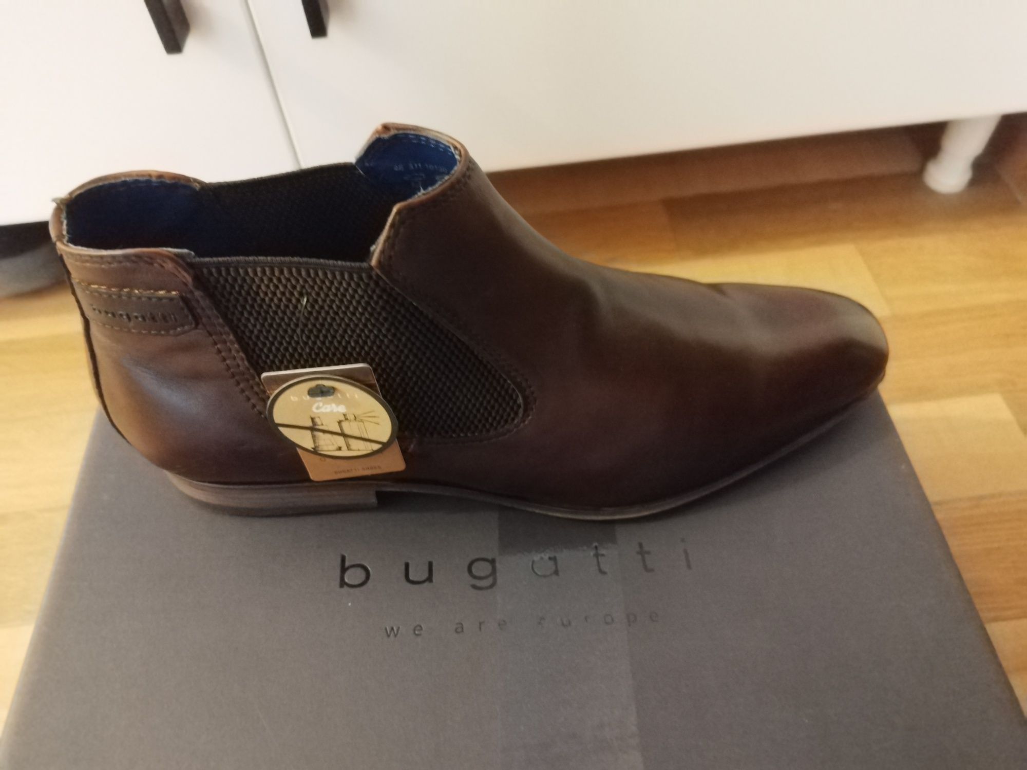 Ghete Bugatti elegante