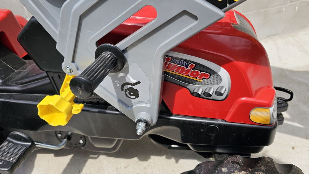 Tractor cu pedale, cupa si remorca Rolly Junior, rosu