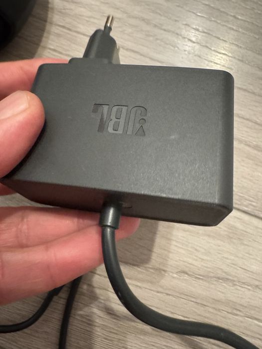 Boxa radio jbl defecta