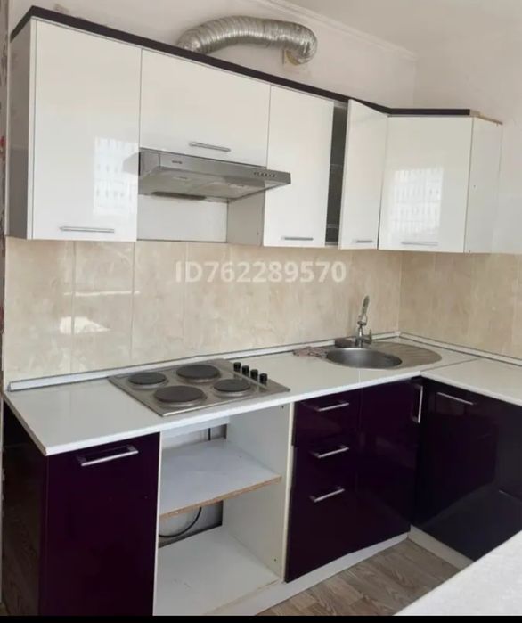 Кухни гарнитура, диван, ванный, умывальник