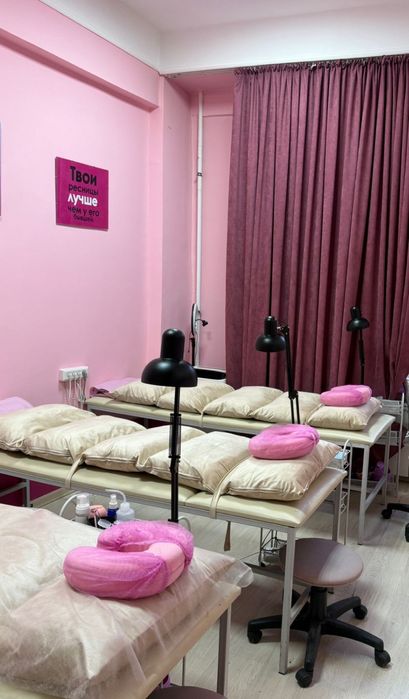 Продам кушетки с помощником и лампой