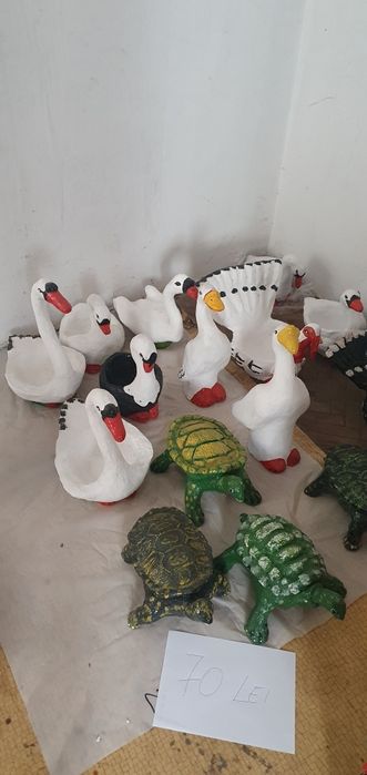 Decoratiuni gradina din ciment, ciuperci, ghiveci gainuse