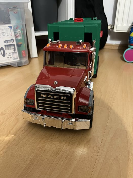 Masina de gunoi Bruder_verde/rosu