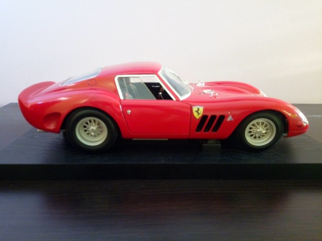 Vând mașină Ferrari 250 GTO