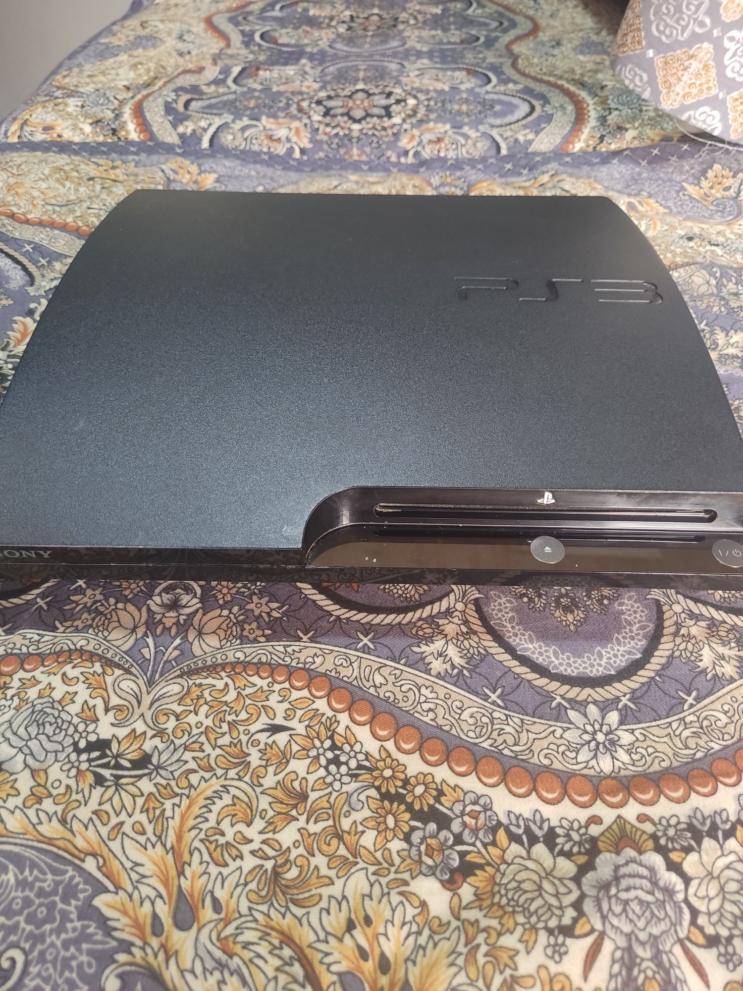 Ps3 slim 500GB 4ta yengi Joystick 50ta o'yinlari bilan!
