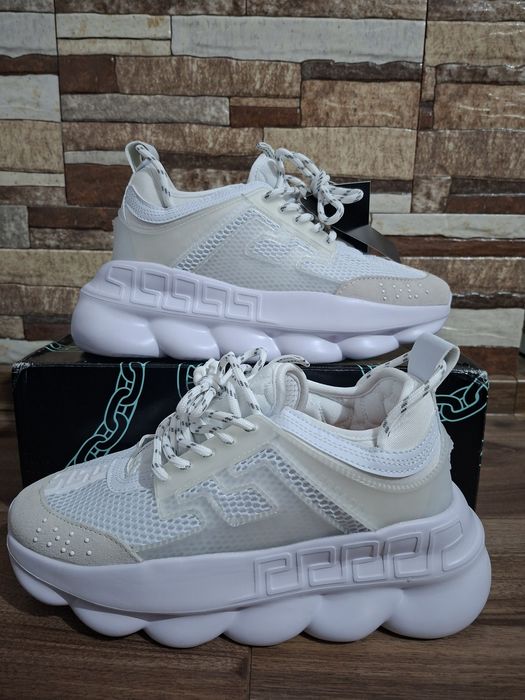 Versace chain reaction