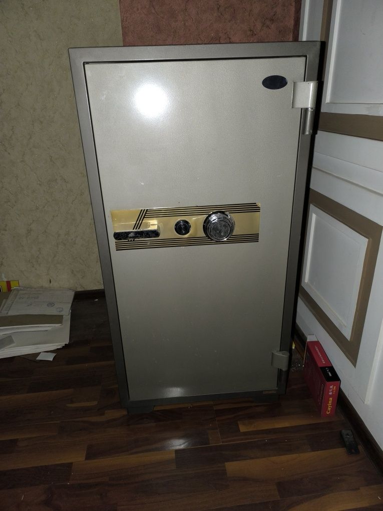 Срочно продаётся сейфы